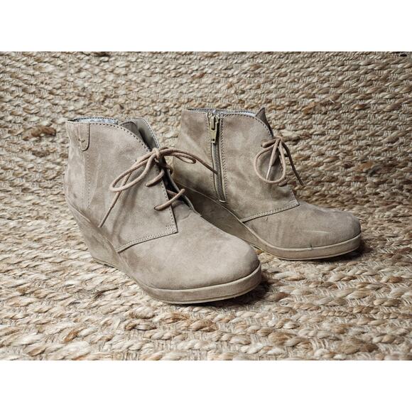 MERONA BROWN SUEDE LACE UP WEDGE HEELED ANKLE BOOTS Women’s Size 7 - Picture 4 of 11